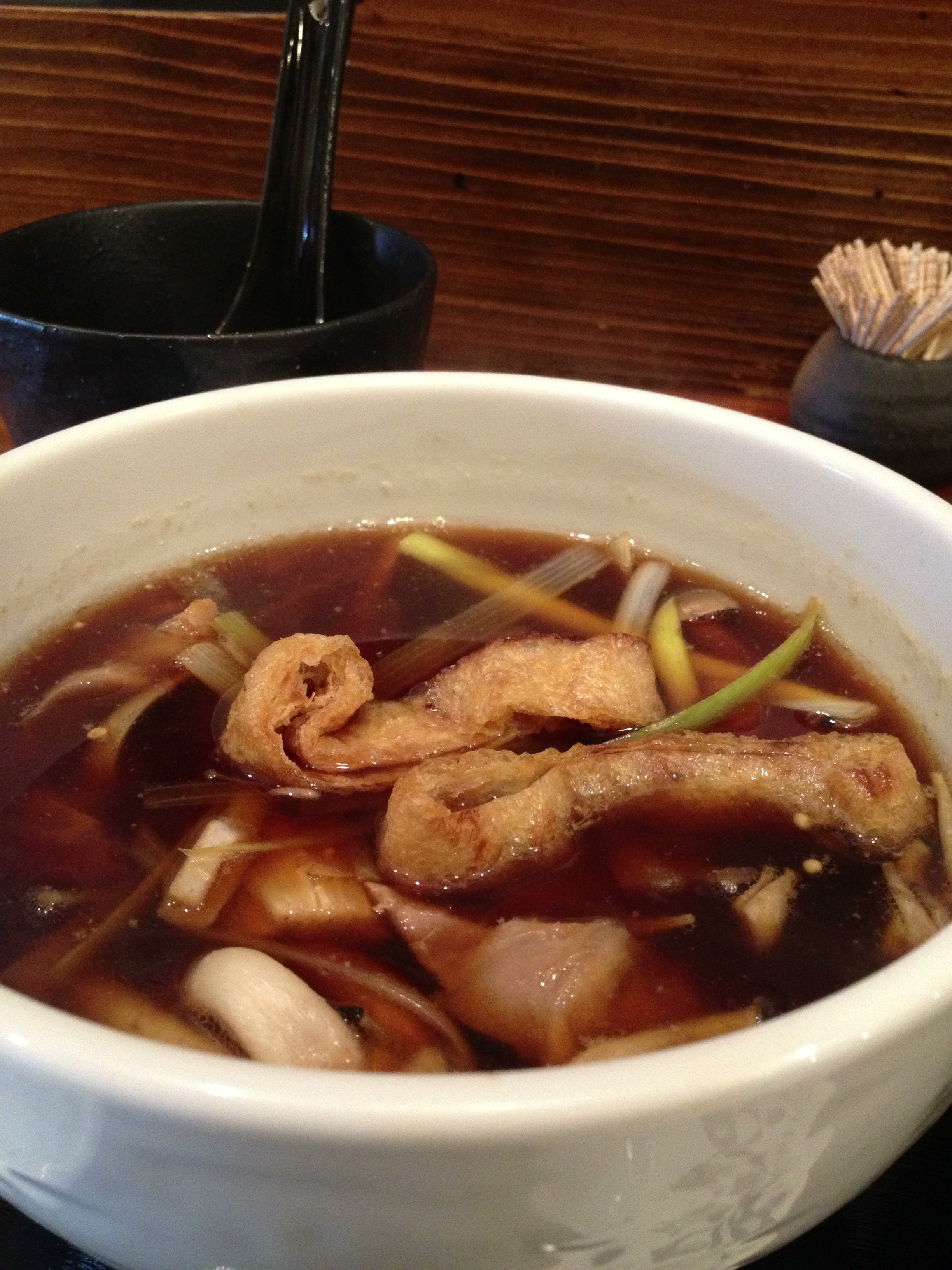 四谷の祭そばで昼メシ
